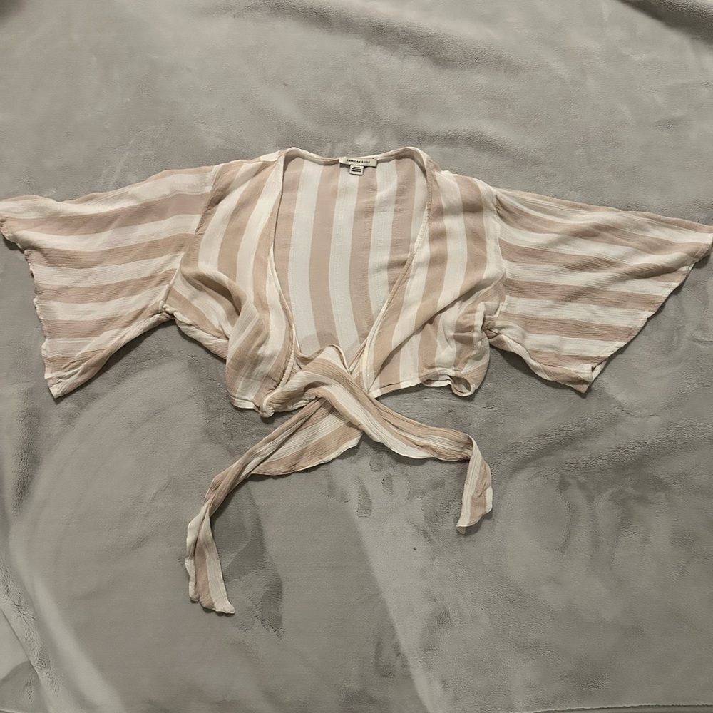 American Eagle Front tie crop top